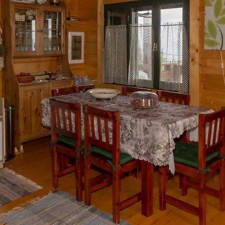 Regina * Paradisi (Corinthia)